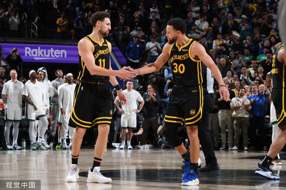 并通过回购 并通过回购