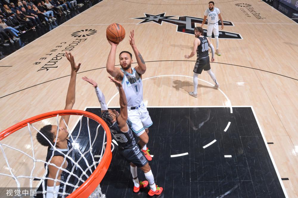 中的拔河的 中的拔河的