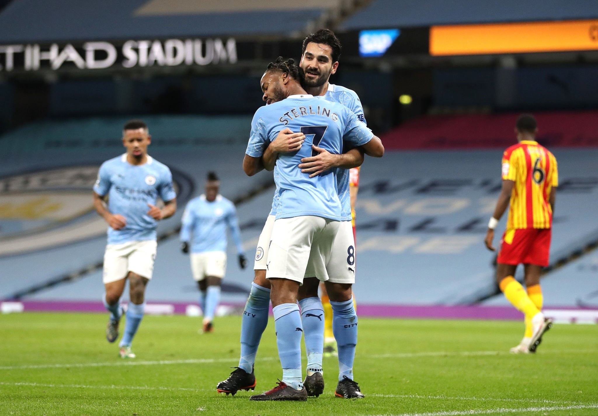 两支边缘球 两支边缘球