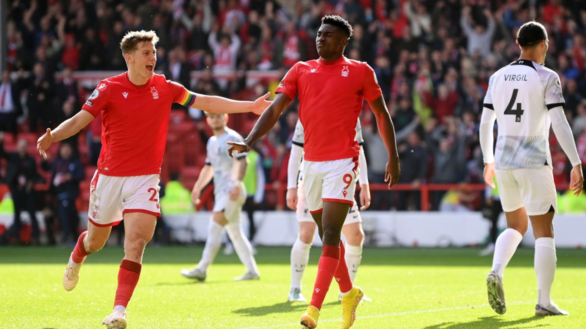 越的表现著 越的表现著